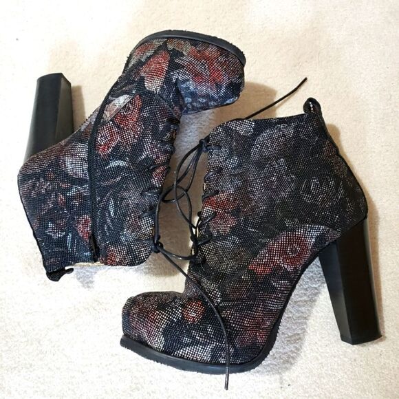 Prophecy Size US 7.5 EU 38 Floral Pattern Lace Up Side Zipper Ankle Boots Bootie - Picture 1 of 10